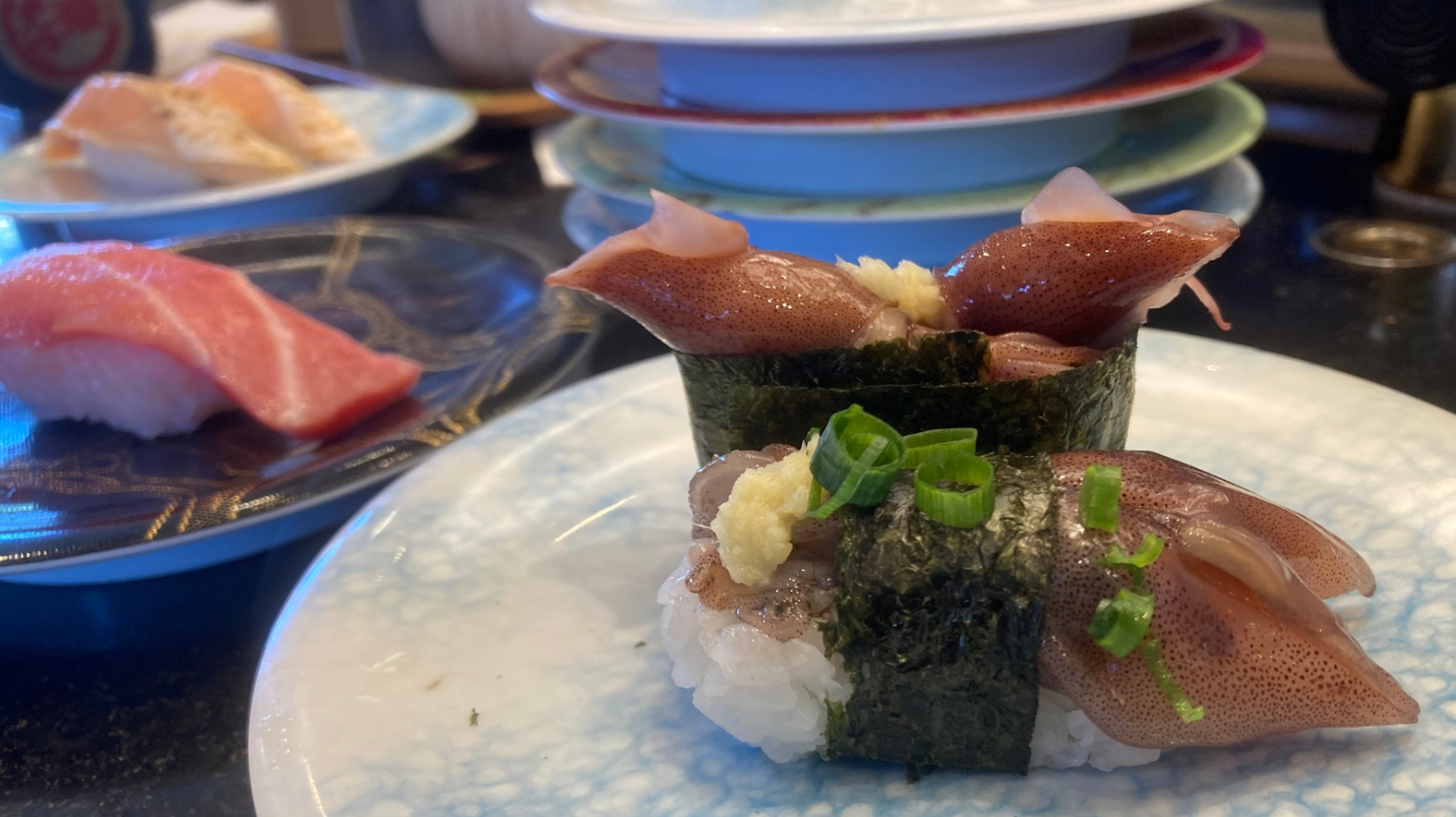 富山県祭ばやしで食べたホタルイカ2種と中トロとサーモン