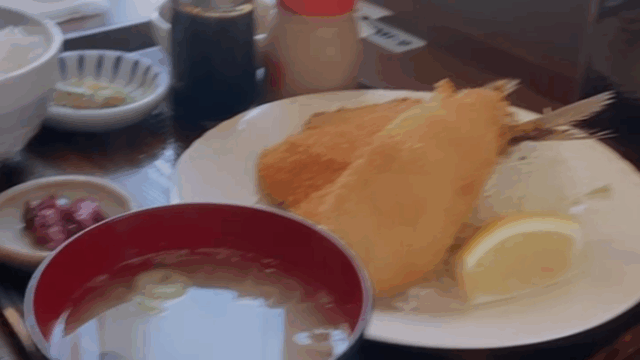 alt="富山県魚津市港町で食べたアジフライ定食"