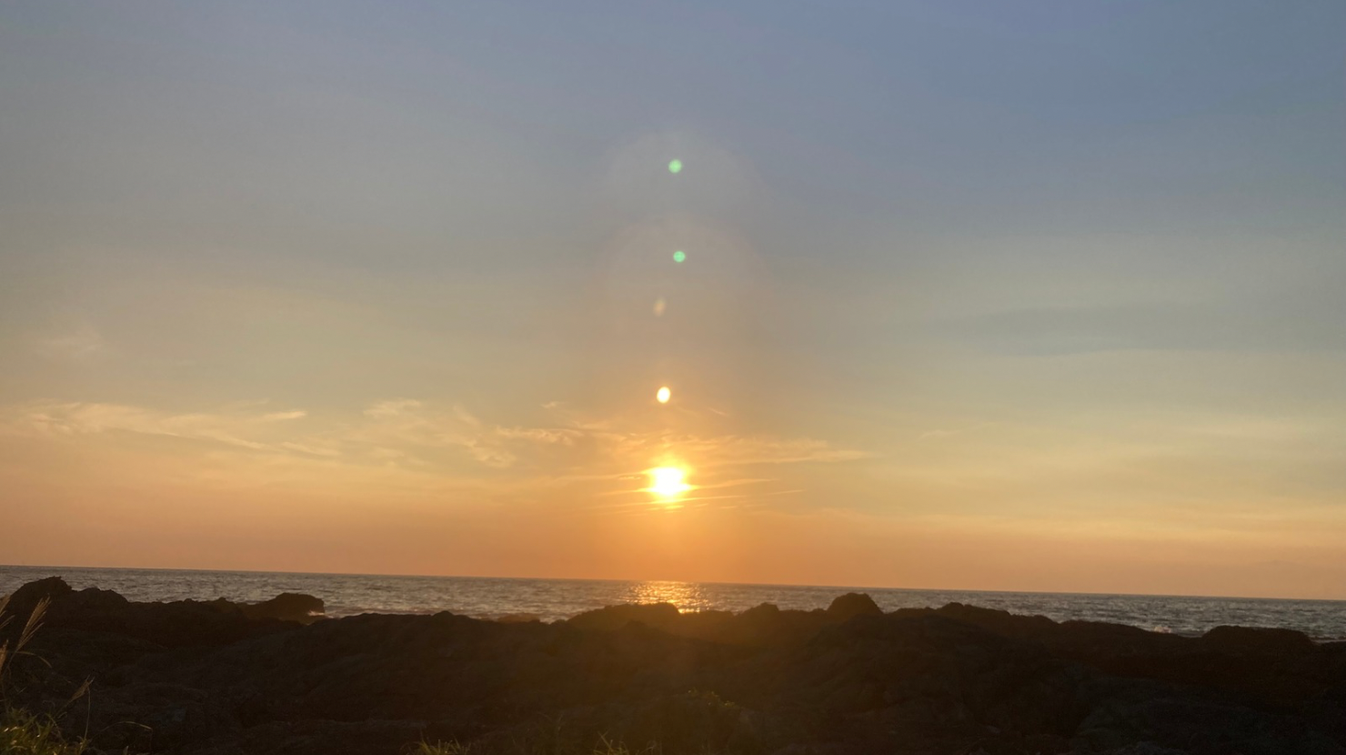 alt="屋久島で見た海に落ちるサンセット"
