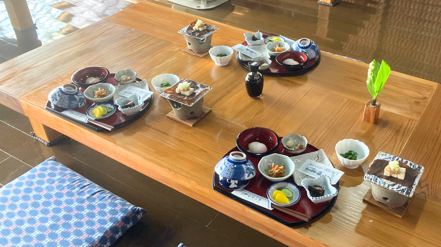 alt="民宿かやぶきの朝ごはん"