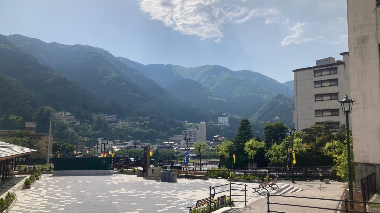 alt="日本三名泉の下呂温泉の広場"