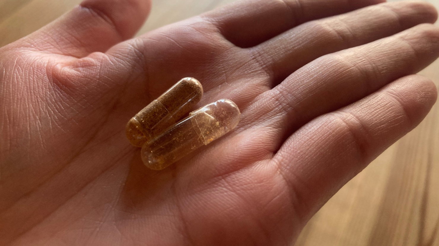 alt="Livegood multi vitamin開けたら破損してた"