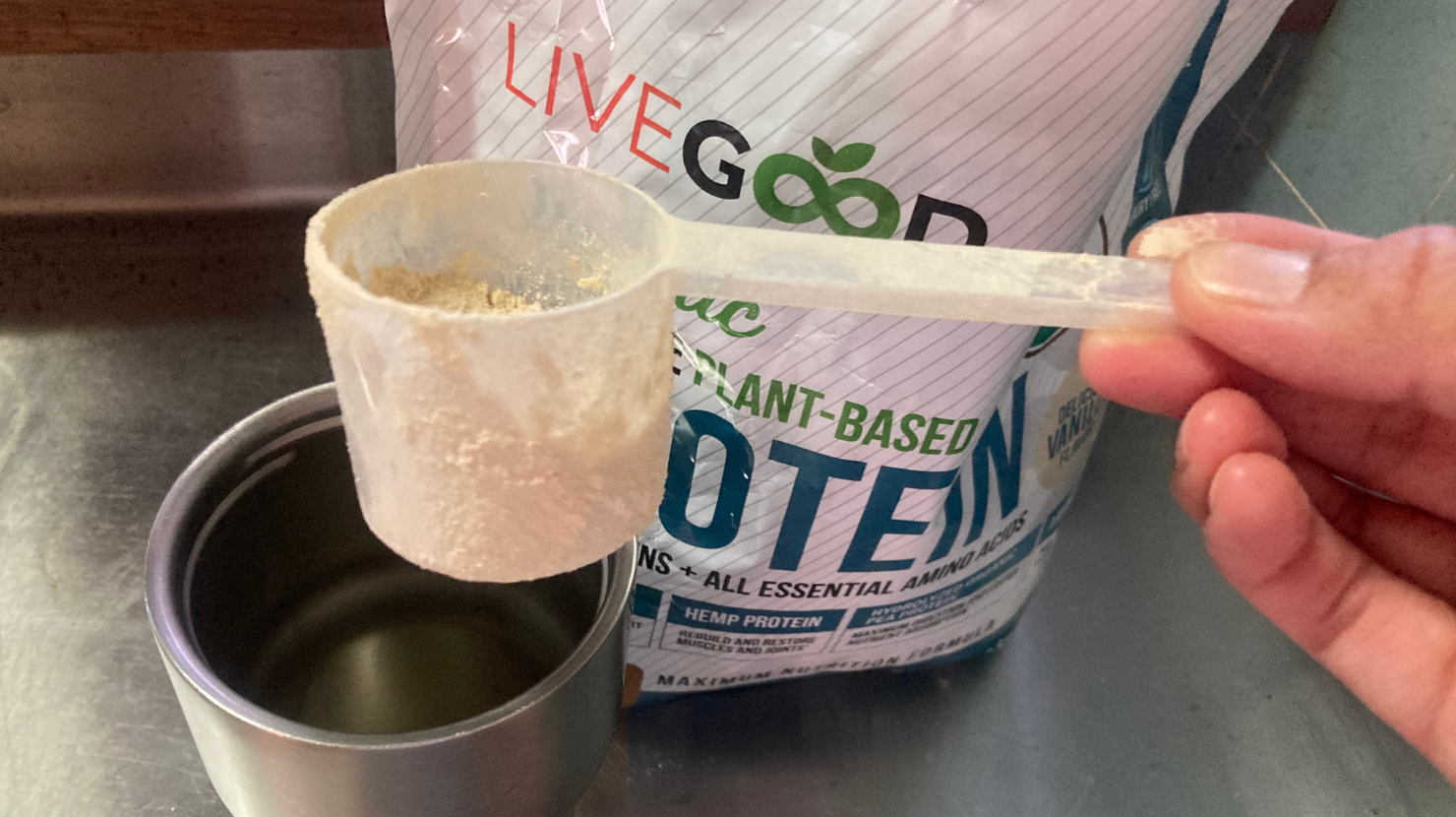 alt="Livegood organic vegan proteinを実食"