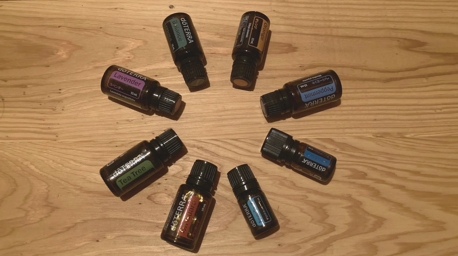 alt="doTERRA アロマタッチ8種類のオイル"