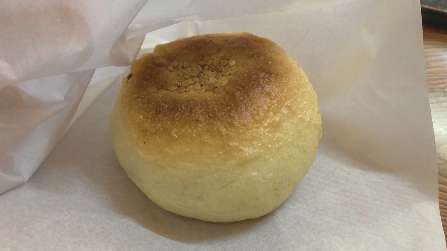 alt="馬籠宿に着いて早々に食べた「切り干し大根のおやき」"